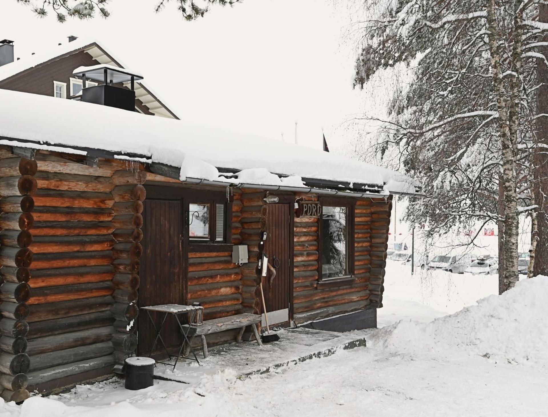 Classic Log Cabin Ski-In Ski-Out Levi Exterior photo