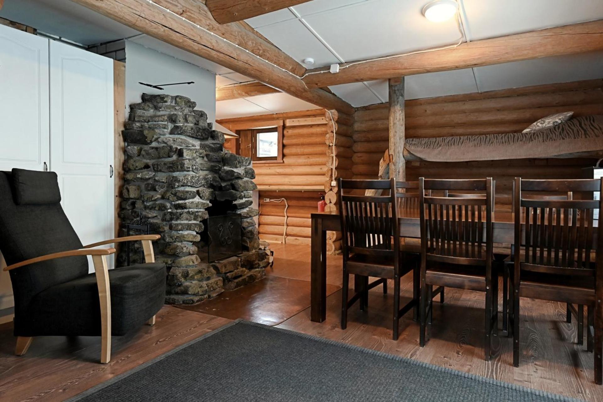 Classic Log Cabin Ski-In Ski-Out Levi Room photo